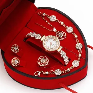 Luxury Watch for Woman Small Dial Exquisite Quartz Watch Jewelry Set Heart Box Simple Casual Style Bulk Buy