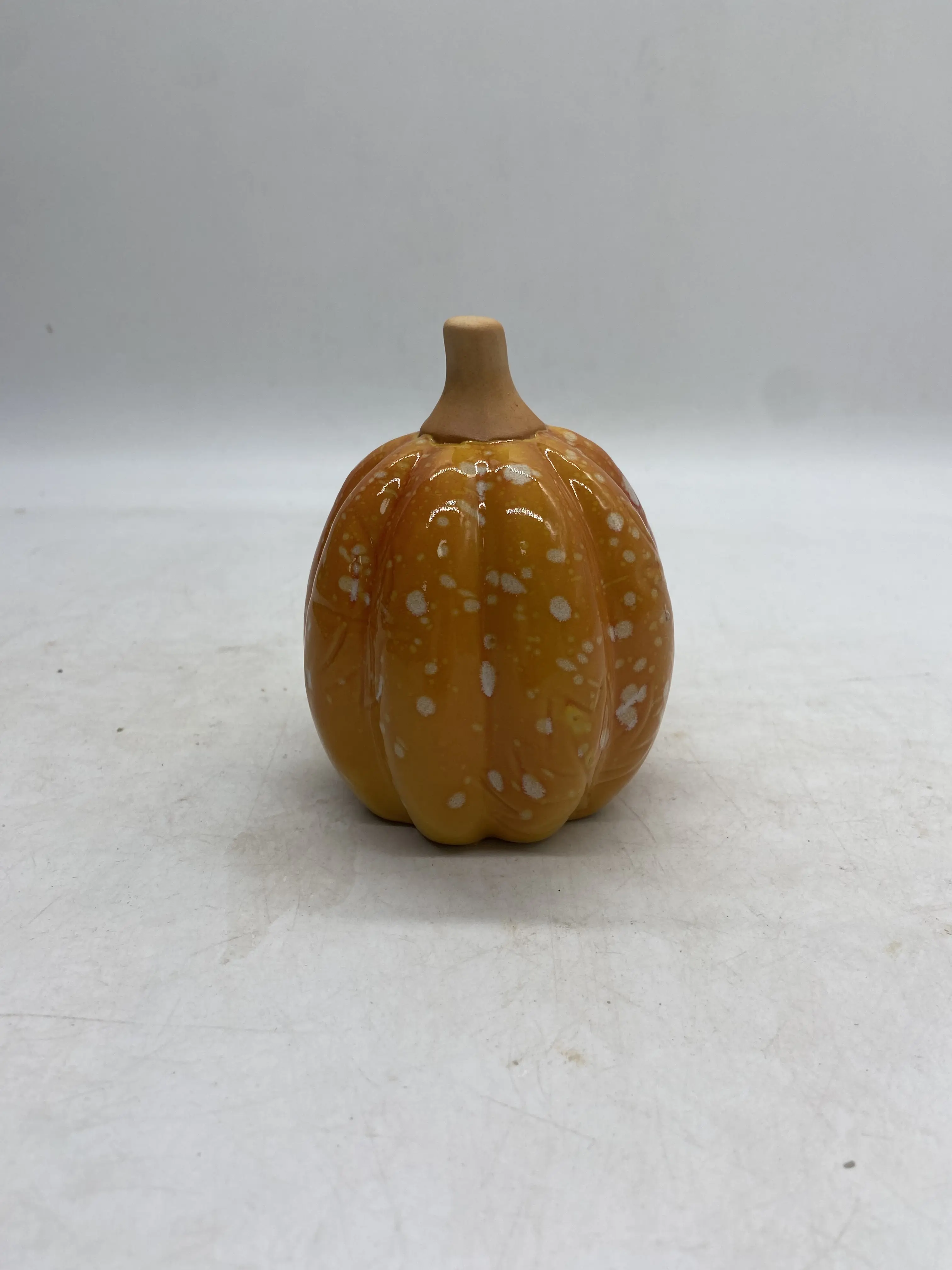 Eco-Friendly Modern Ceramic Pumpkin Christmas Home Decor for Living Room and Garden Setting
