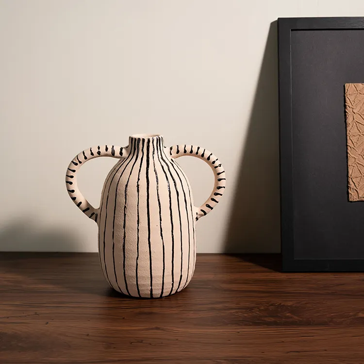 Home Decor Luxury Art Vase Beige Resin Ornaments Interior Home Decoration Double Ear Line Flower Vase