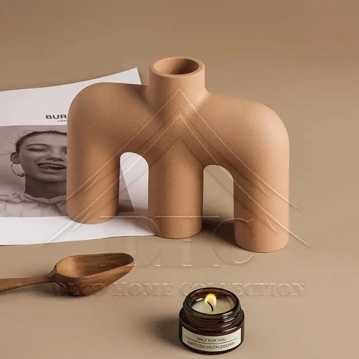 Best-selling Modern and Contemporary Metal Flower Vases with Unique Shapes and Finishes for Stylish Home Decorations