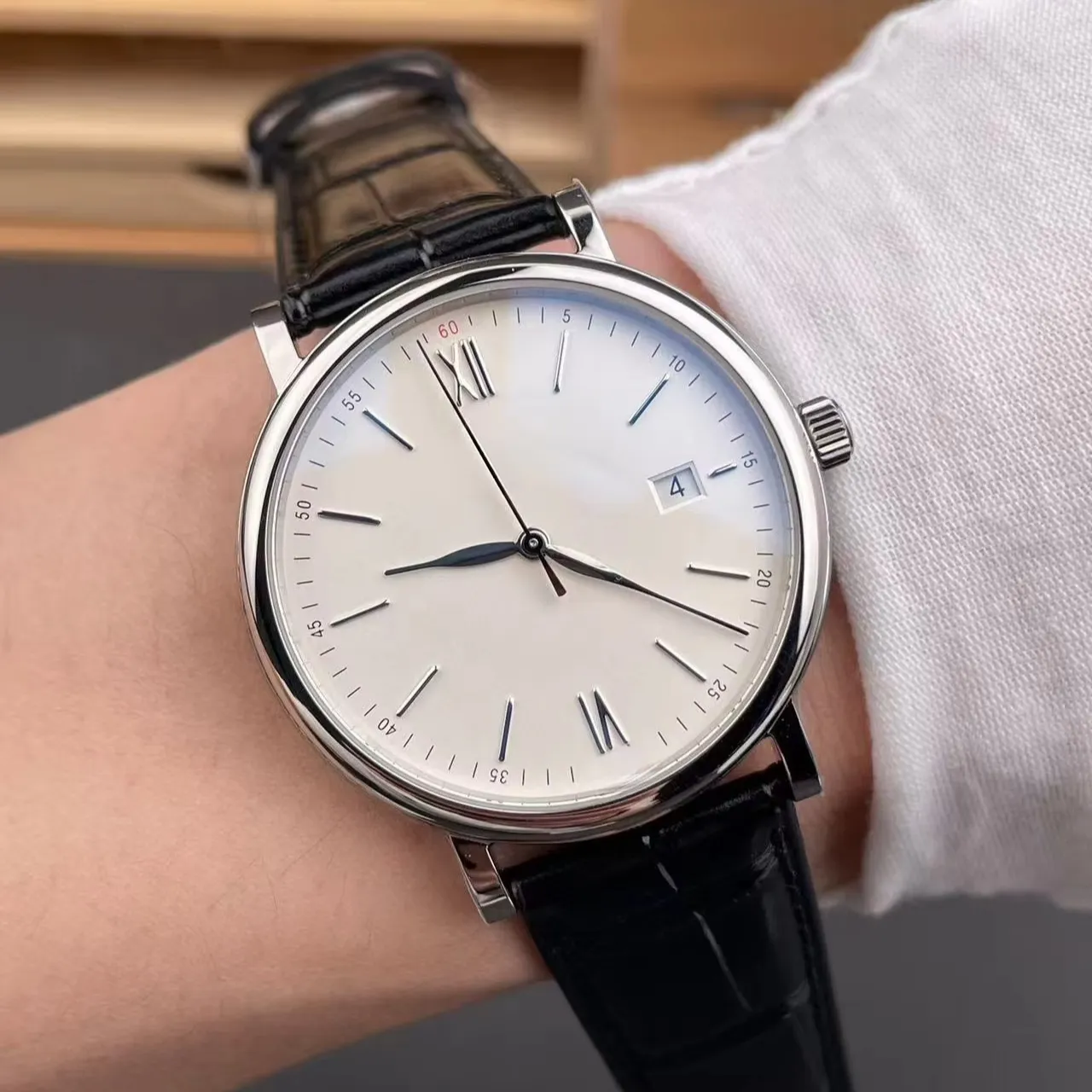 Classic Simple Luxury High Quality Fashion Automatic Mechanical Watch Sport Diver Luminous Calendar Business