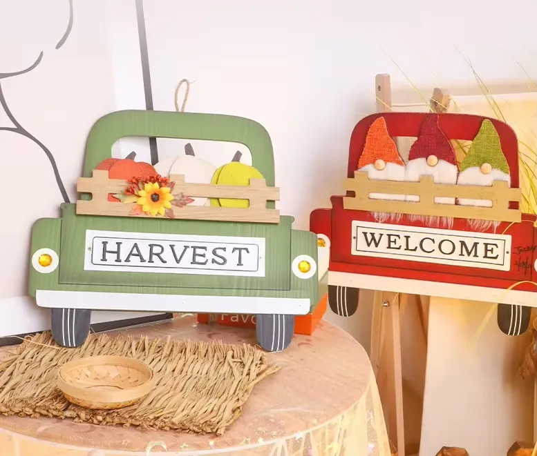 Wholesale Eco-friendly Natural Color Wood Carved Pumpkin Pendants for Festive Home Decor Seasonal Harvest Party Decorations