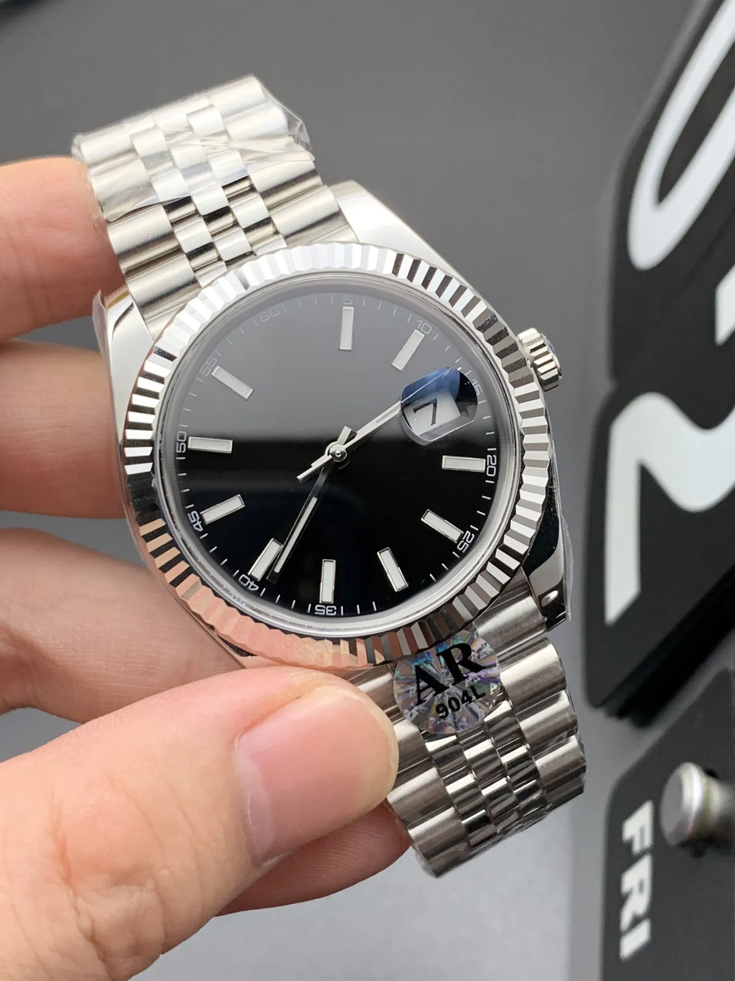 Men's Classic Date Series Luxury Automatic Mechanical Watch Seik Stainless Steel Diver 100m Water Resistant Power Reserve