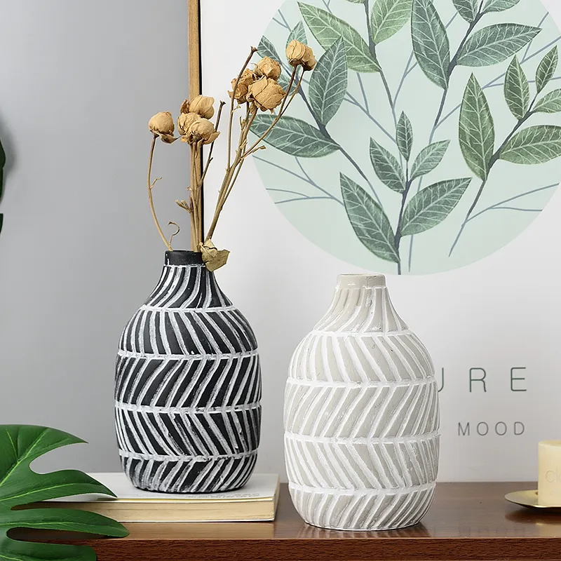 Chinese Modern Cheap Porcelain China Home Goods Decoration Painting Antique Decorative Ceramic Vase for Home Decor