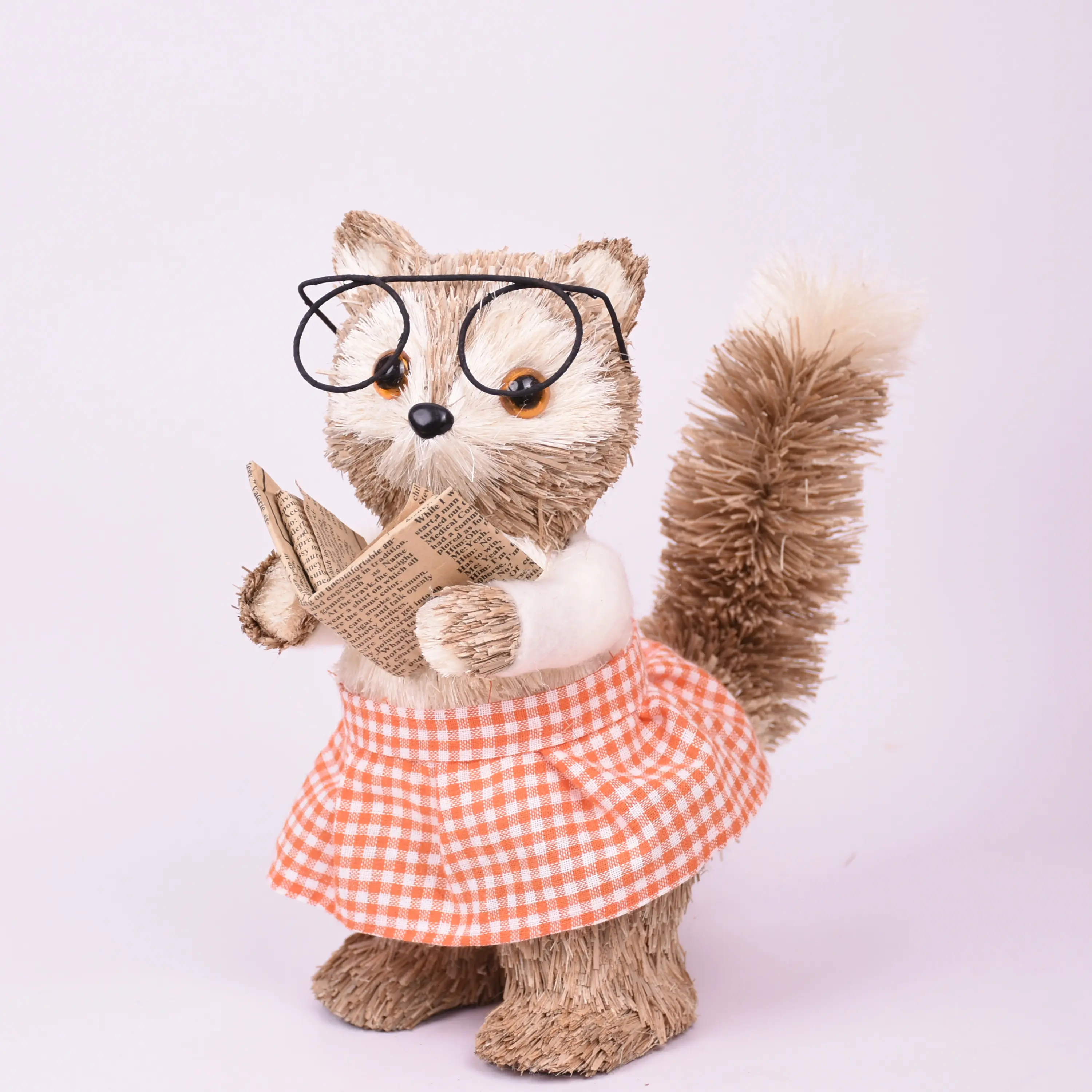 Factory Supplies New Design Handmade Straw Harvest Autumn Home Decor Squirrel Fall Decoration