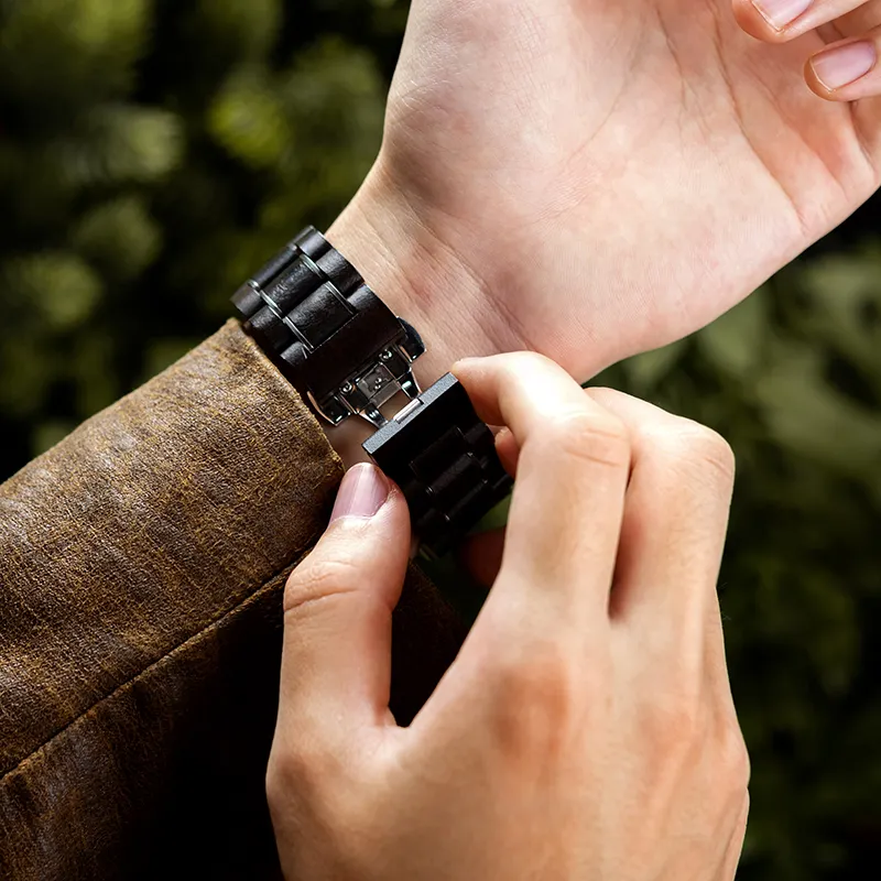 Fast Delivery Dropshipping Luxury Wooden Wrist Watch for Men and Women Business & Cartoon Coin Design Chronograph Pointer Dial